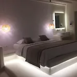 فندق Paolas τown Boutique 4*