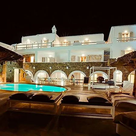 Paolas τown Boutique Hotel 4*