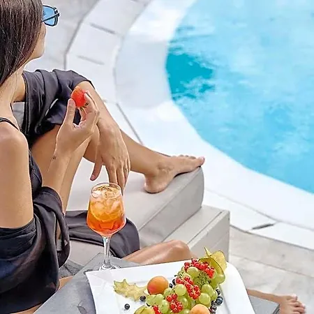 Hotel Paolas τown Boutique 4*