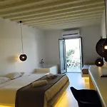 Paolas τown Boutique